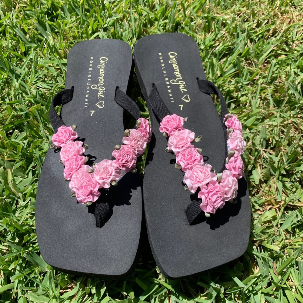 Cinnamon Girl Flower Slippers